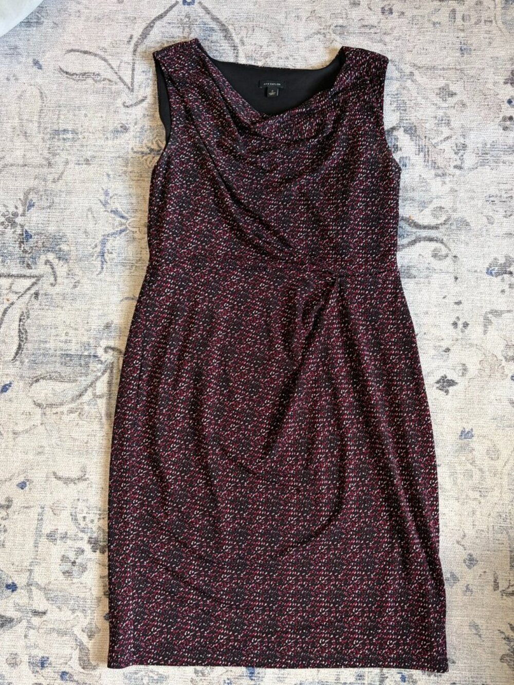 Ann Taylor Sleeveless Cocktail Dress – Size 2